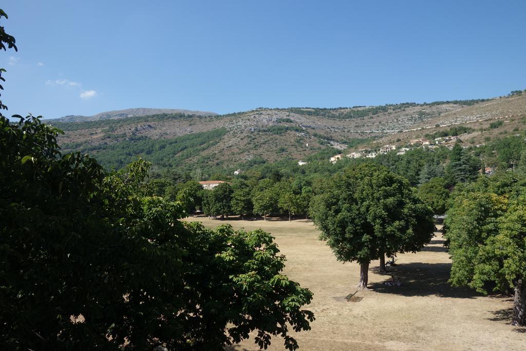 Hotel Le Prejoly Saint-Vallier-de-Thiey Buitenkant foto