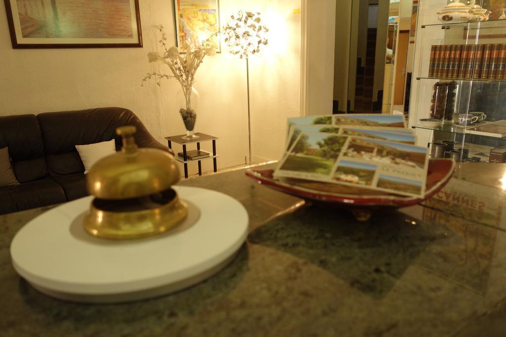 Hotel Le Prejoly Saint-Vallier-de-Thiey Buitenkant foto