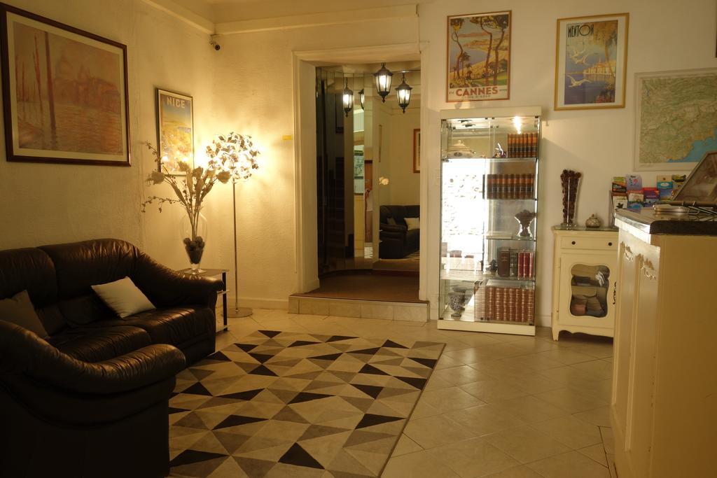 Hotel Le Prejoly Saint-Vallier-de-Thiey Buitenkant foto